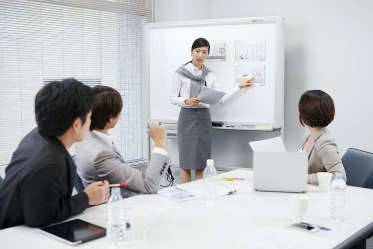 マーケティング戦略とは？立案方法やフレームワーク、事例を紹介 | TOPPANクロレ