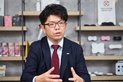 佐藤利一氏