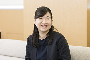 勝田彩香様