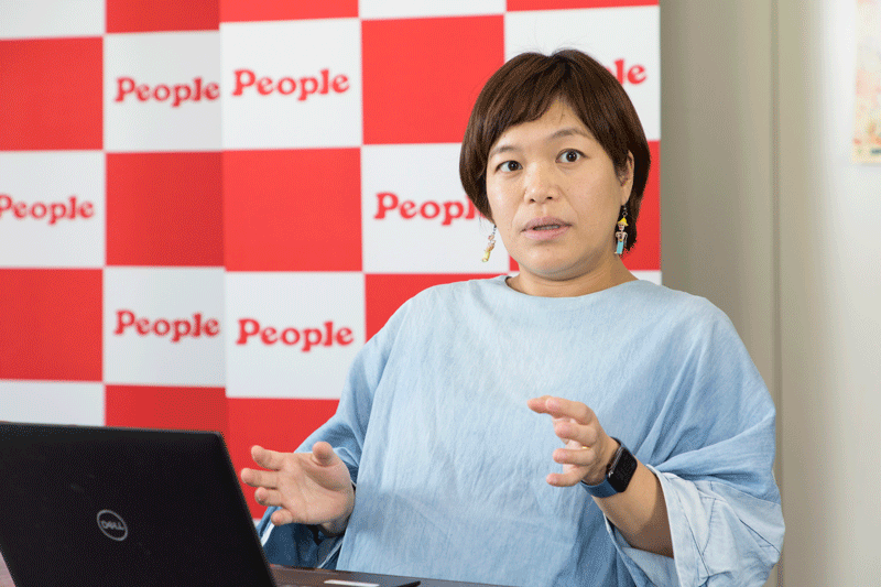 小板史美氏
