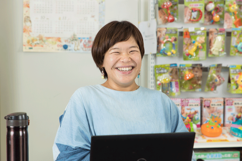 小板史美氏
