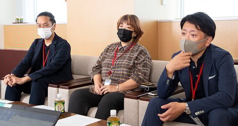 インタビューの様子