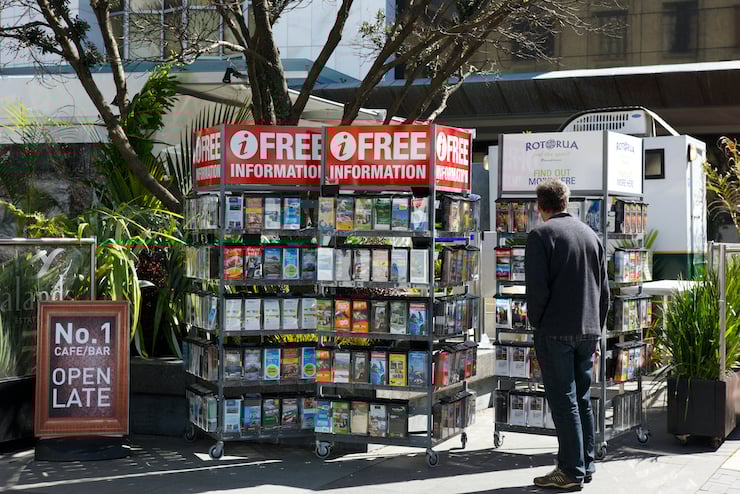 パンフレットとリーフレットの違いとは?それぞれの特徴と用途を解説