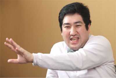 小川卓氏