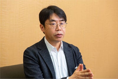 川連一豊氏