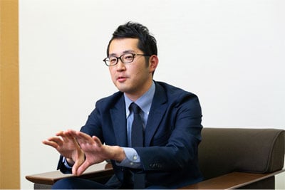鈴木暁雄