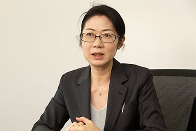 上島千鶴氏