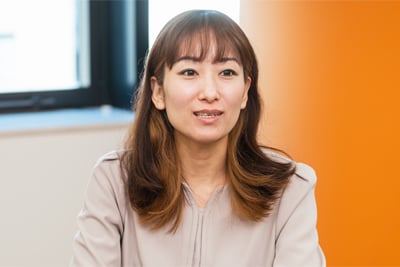 安成蓉子氏