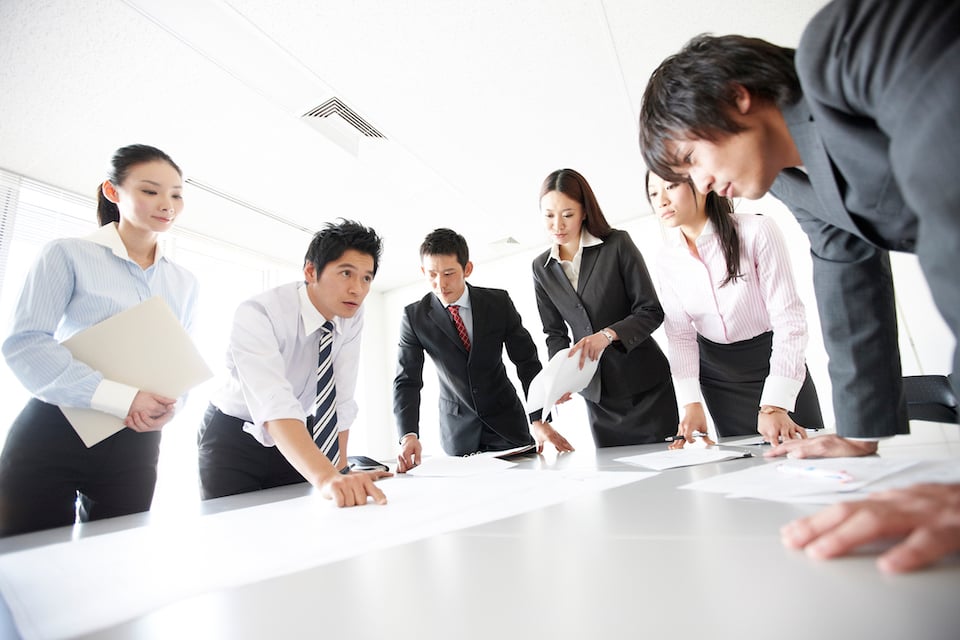 社史とは?制作の目的や手順、ユニークな活用事例も紹介 | TOPPANクロレ