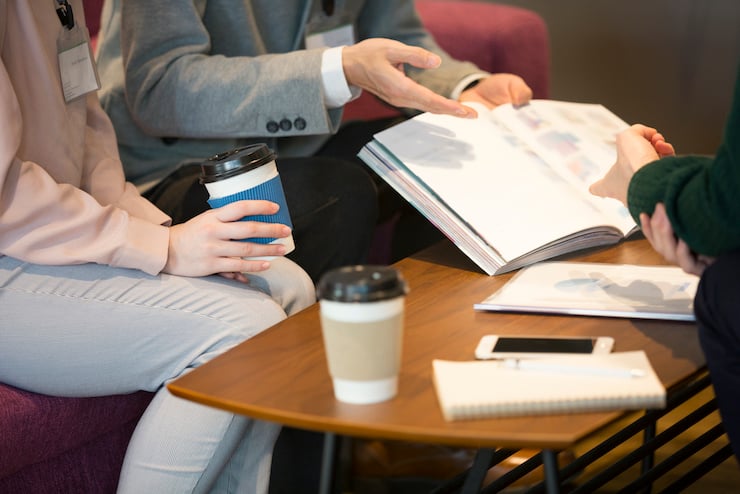 カタログ制作のポイントを徹底解説！作業の流れと注意点を分かりやすく紹介 | TOPPANクロレ